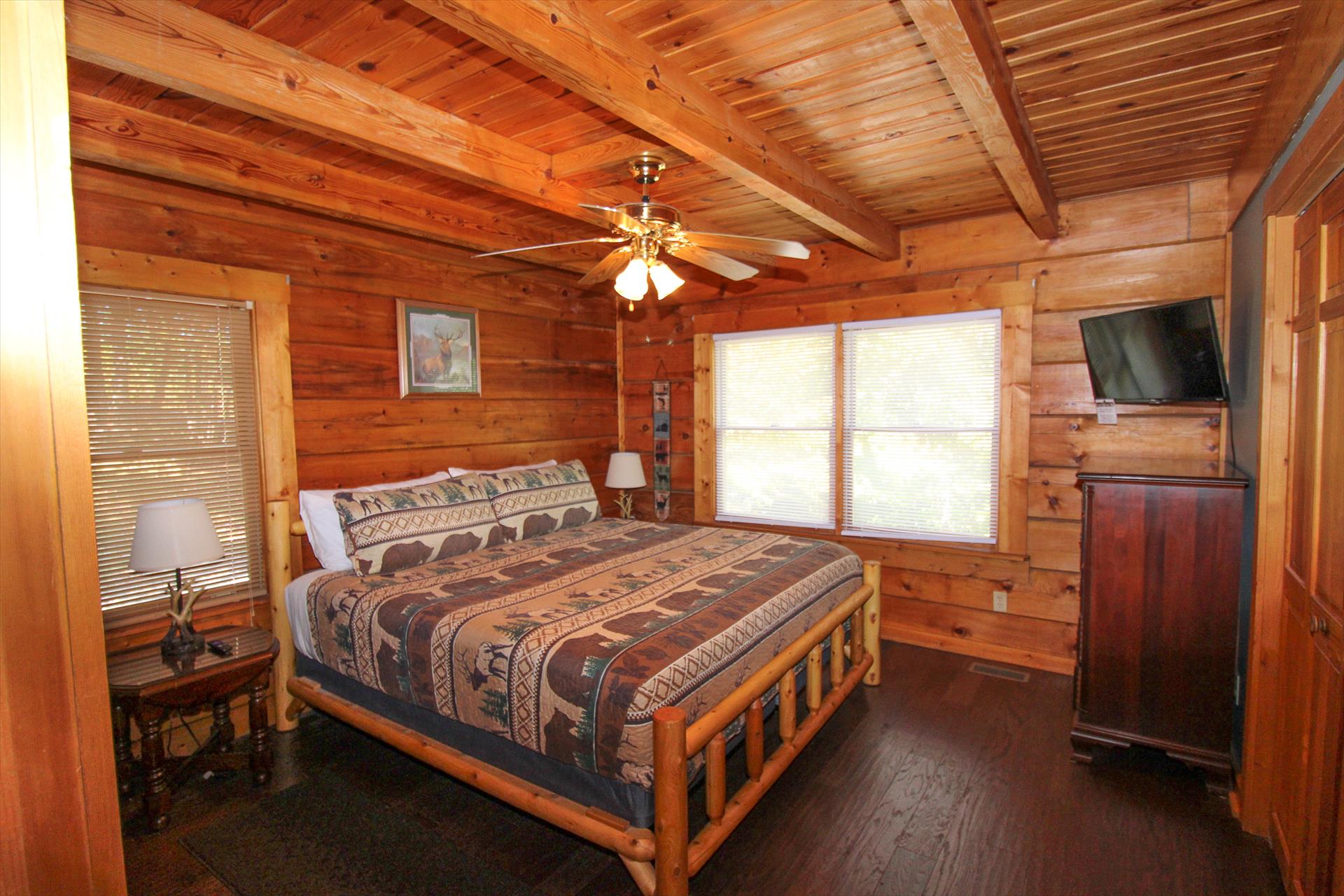 SmokyDreams*Views*HotTub*Private*2 Miles To GSMNP - bookvacationdreams.com